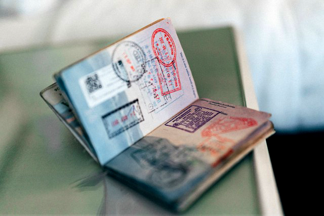 Europa Começa a Substituir Carimbos em Passaportes por Sistema Eletrônico de Viagens